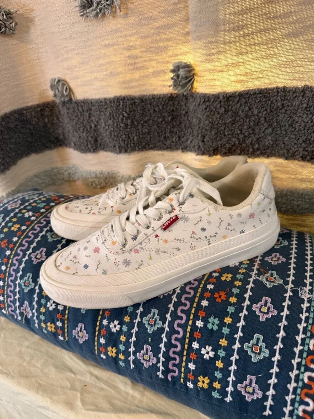 Levi's® Naya Canvas Print Women's Sneakers - Ws 8.5/40 - Picture 4 of 11